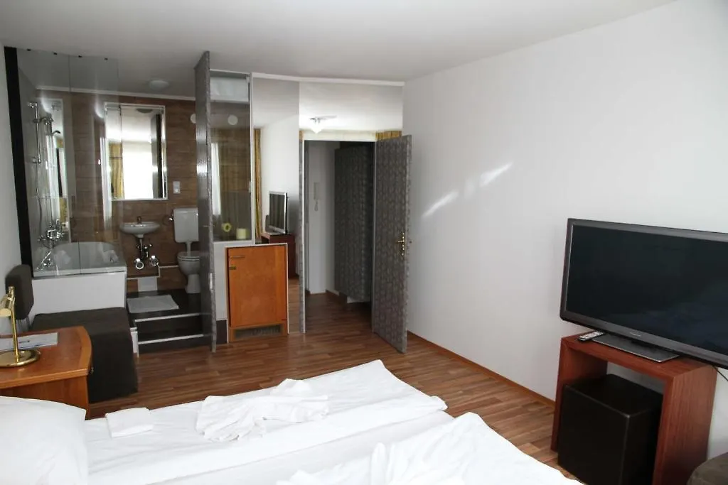 Studios Am Alexanderplatz Berlin Almanya